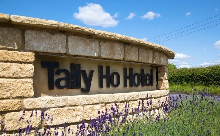 The Tally Ho Hotel - B&B Bicester Exterior photo