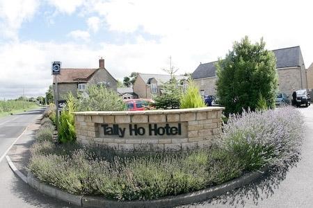 The Tally Ho Hotel - B&B Bicester Exterior photo